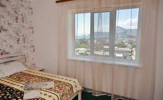 Гостиница Ай-Серез Судак Четырехместный номер-1